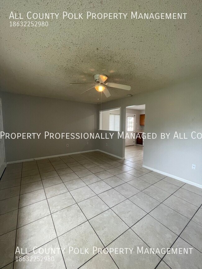 Building Photo - Nice 2 Bedroom 1 Bathroom Duplex in North ...