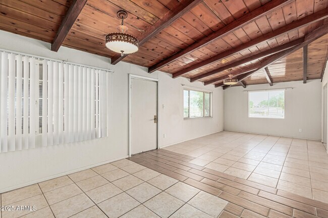 Foto del edificio - 11441 W Lakeshore Dr