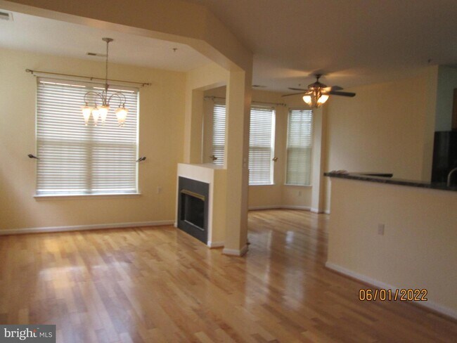 Building Photo - 6475 Cheyenne Dr