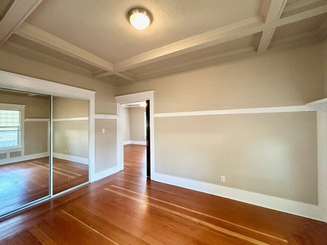 Foto del edificio - 2156 6th Ave W