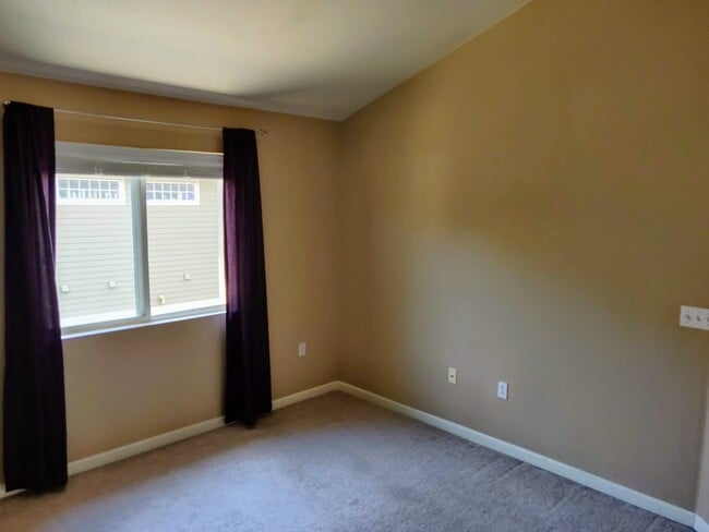 Building Photo - 18151 E Flora Pl