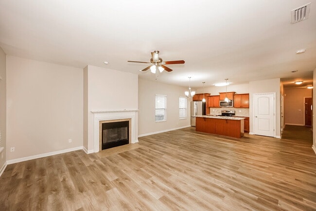 Building Photo - 257 Ranlo Ave