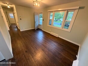 Building Photo - 203 Sunset Ln