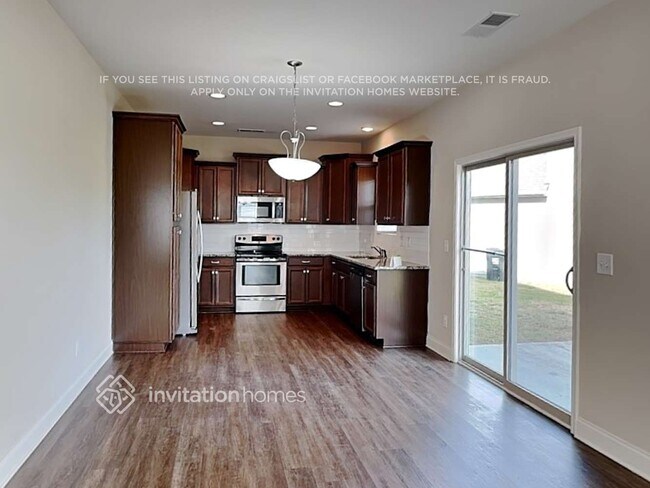 Building Photo - 5355 Roberta Crossing Dr