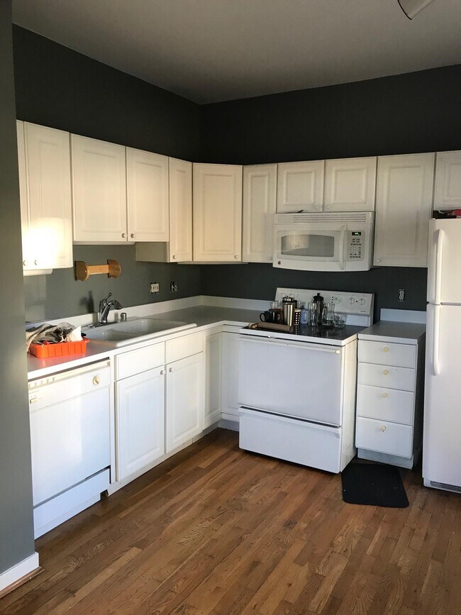Foto del edificio - 117 E 8th St