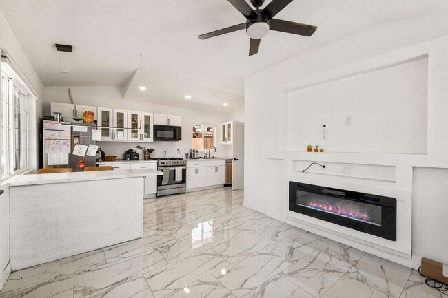 Building Photo - 44500 San Carlos Ave