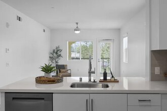 Building Photo - 5181 Monte Vista Dr