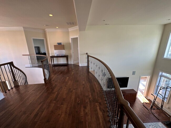 Building Photo - 124 Odyssey Dr