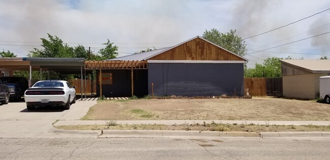 Building Photo - 2525 Albrook Dr