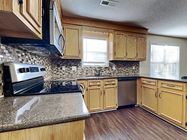Foto del edificio - 110 Holbrook Ln
