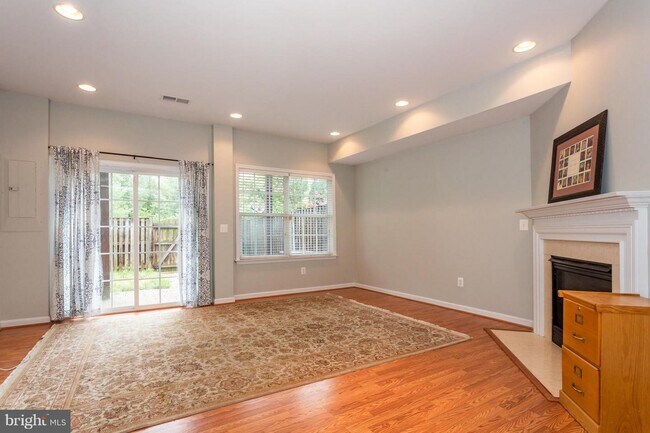 Building Photo - 7994 Avery Park Ct