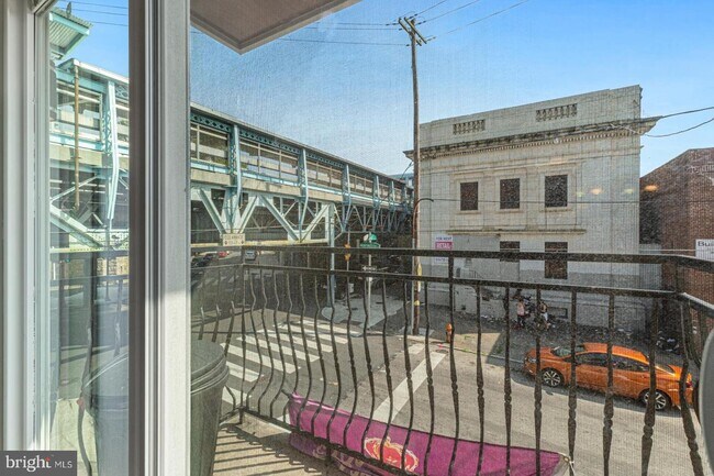 Building Photo - 1802 E Huntingdon St