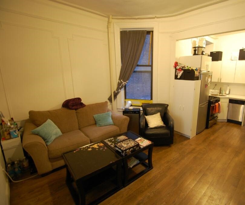 Primary Photo - 302 Broome St