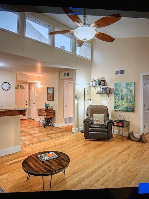 Primary Photo - 1821 Dartmouth Dr NE