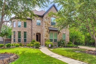 Building Photo - 2901 Merryglen Ln