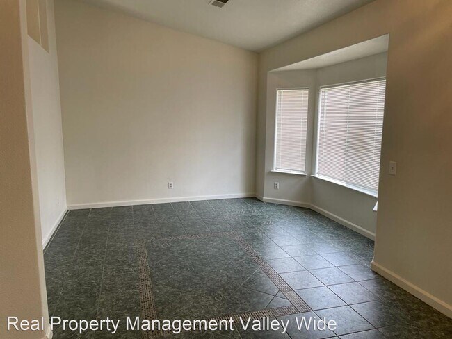 Foto del edificio - 3 br, 2 bath House - 343 Chestnut Street