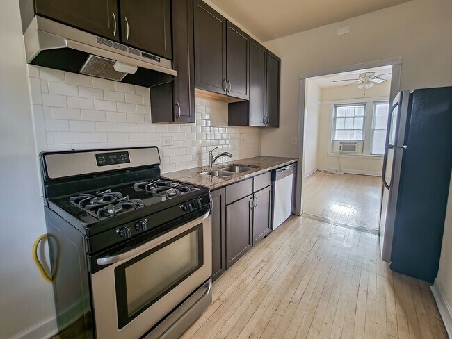 Building Photo - 5107 N Winchester Ave