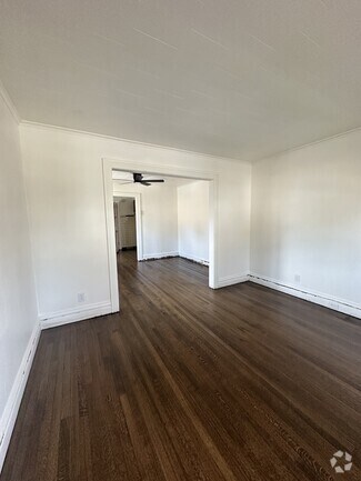 Building Photo - 23 Wickers St
