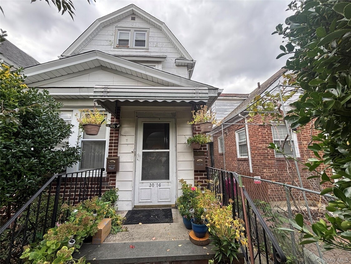 Foto principal - 30-16 154th St