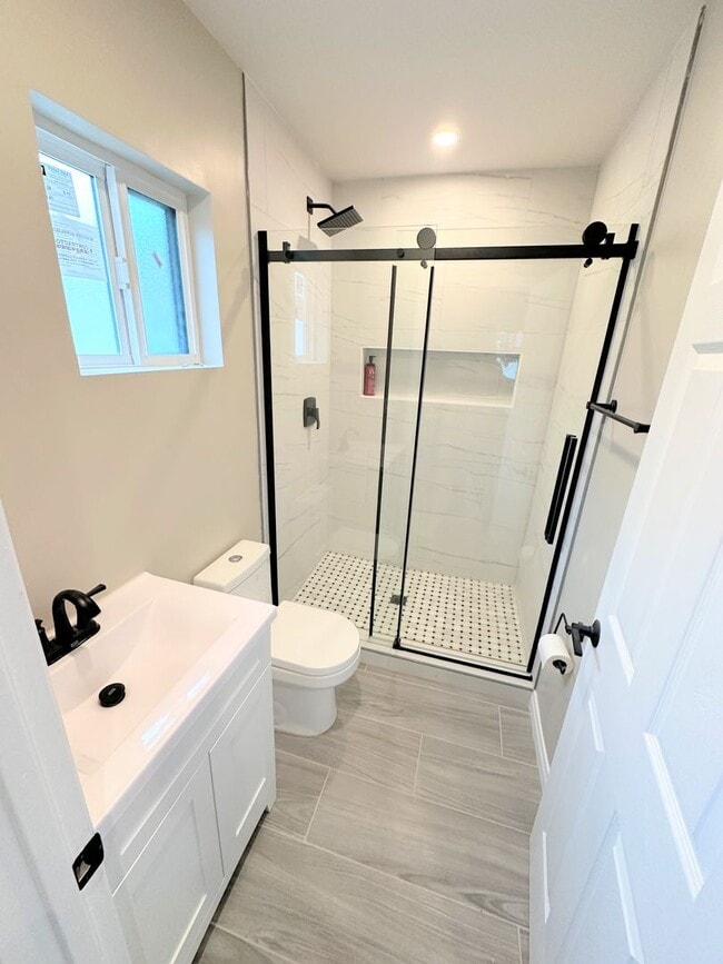 Foto del edificio - Gorgeous 1BD/1BA all appliances included. Move in ready!!