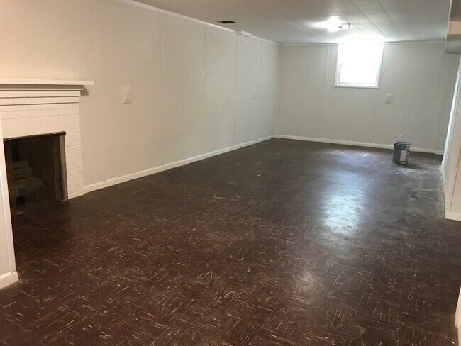 Building Photo - 4521 N Carlin Springs Rd