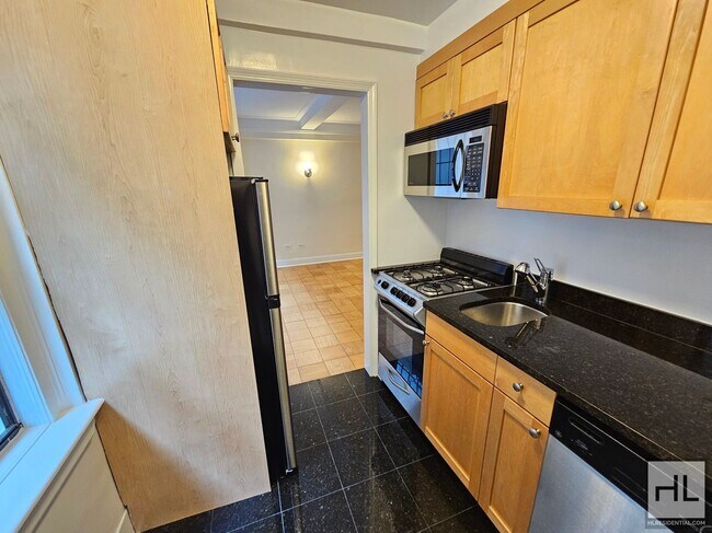 Building Photo - Studio in West Village | 4th Floor, Full-S...
