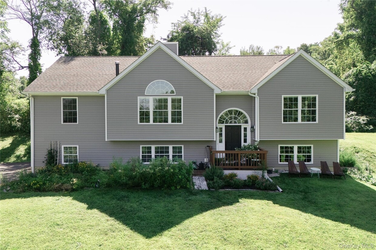 Primary Photo - 678 Plass Rd