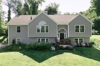 Building Photo - 678 Plass Rd