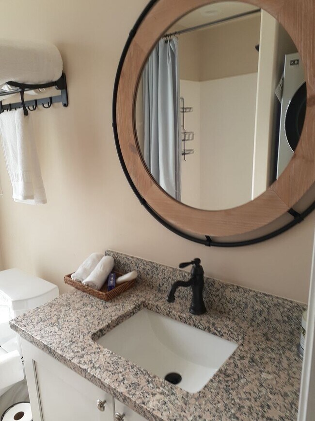 Foto del edificio - New Build 1 Bed/1 Bath Home @ 36th St &Greenway