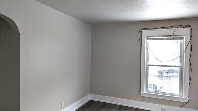 Building Photo - 502 Main St