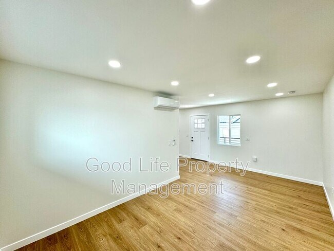 Building Photo - 2414 33rd St