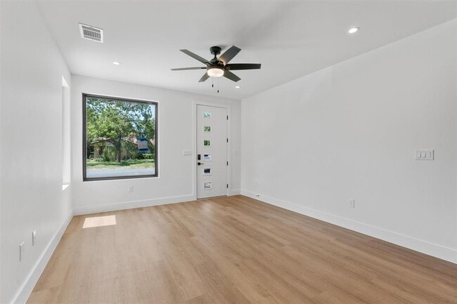 Building Photo - 1402 Beckett St
