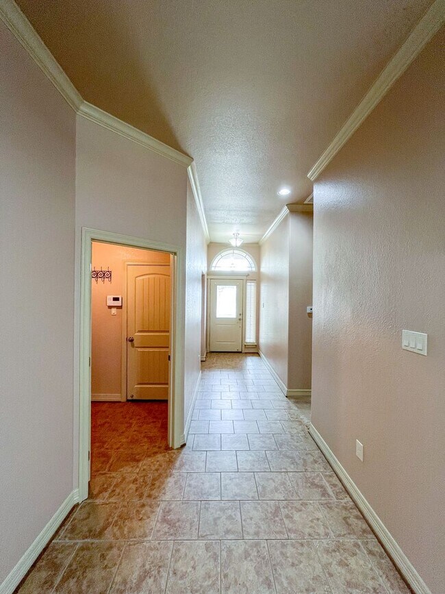 Foto del edificio - Available NOW This charming 1 story, 3 bedroom, 2 bath house could be your next home! Beautiful c...