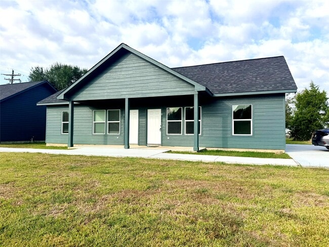 Building Photo - 504 Ross Sterling Ave