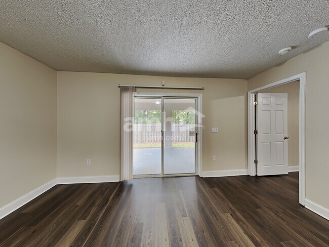 Building Photo - 8043 Longleaf Forest Court