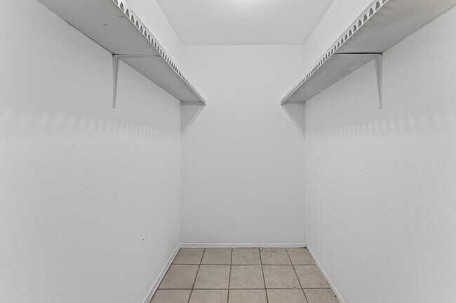 Foto del edificio - 4627 Wild Indigo St