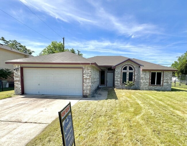 Foto del edificio - AVAILABLE SOON!