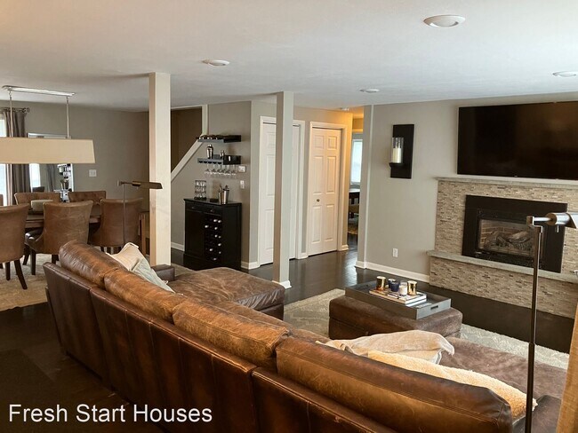 Building Photo - 5 br, 3 bath House - 113 Jewell Drive