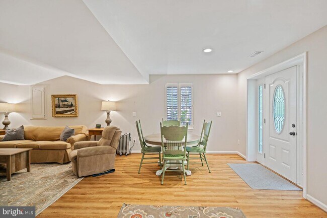 Building Photo - 12157 Darnley Rd