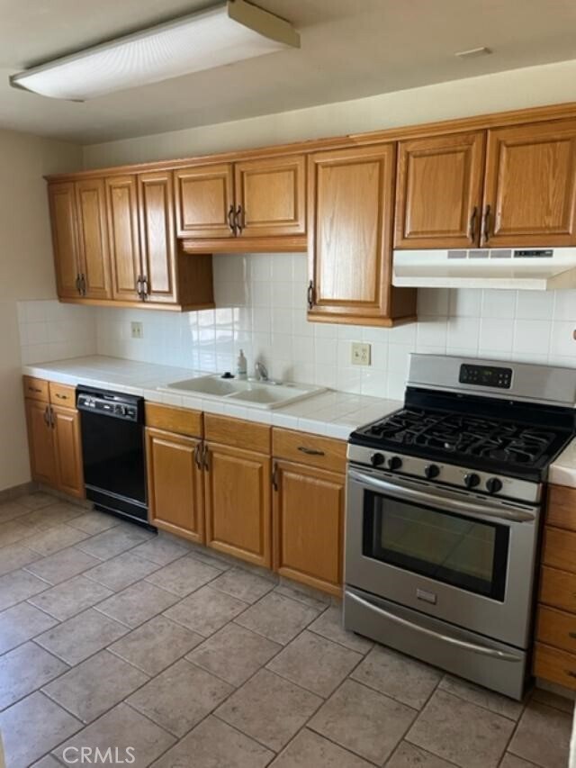 Building Photo - 6008 Comstock Ave