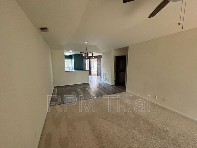 Foto del edificio - 924 Ironwood Dr