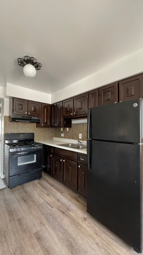 Foto del edificio - 10579 W Touhy Ave