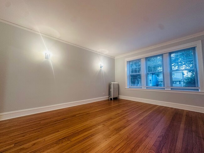 Building Photo - 5064 N Wolcott Ave