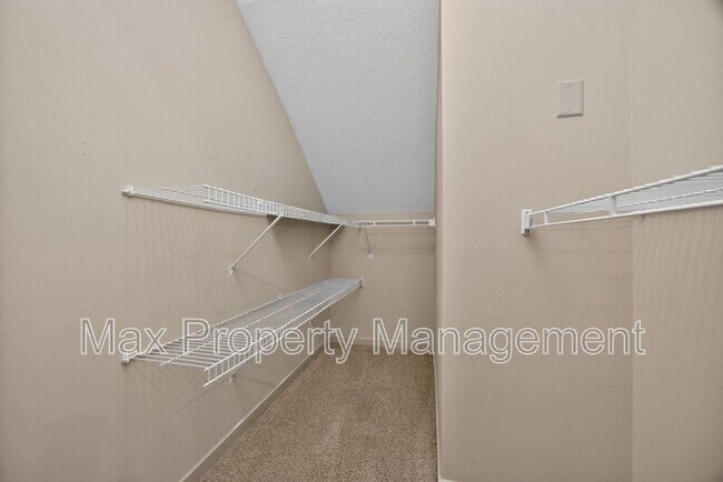 Foto del edificio - 640 S 50th St