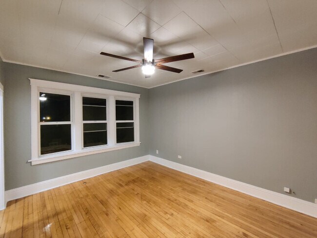 Building Photo - 5206 S Lorel Ave