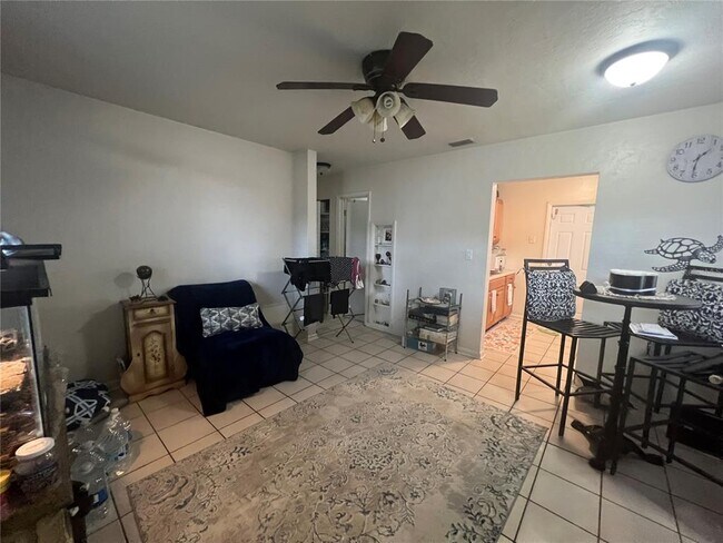 Foto del edificio - 21139 Glendale Ave