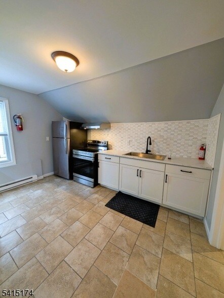 Foto del edificio - 437 E 21st St