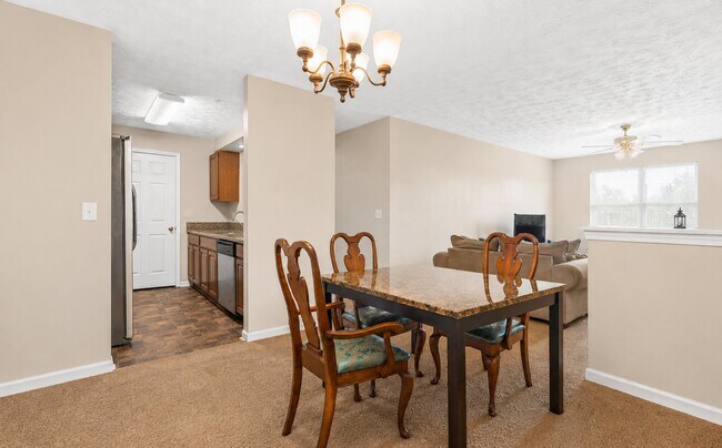 Foto del edificio - 12303 Waldrop Pl