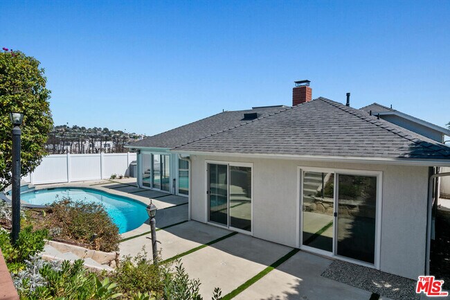 Foto del edificio - 18133 Wakecrest Dr