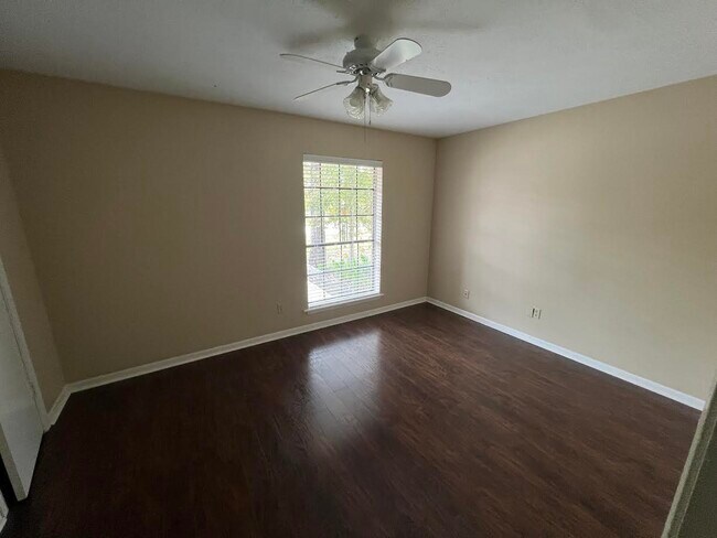 Building Photo - 3900 Windwood Cir